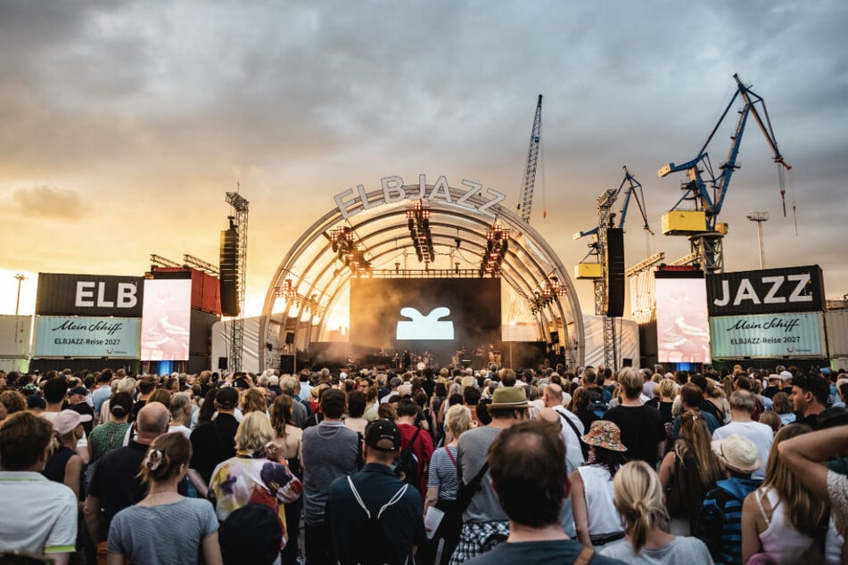 Die diesjährige Mainstage des 13. ELBJAZZ Festivals auf dem Blohm+Voss-Werftgelände.