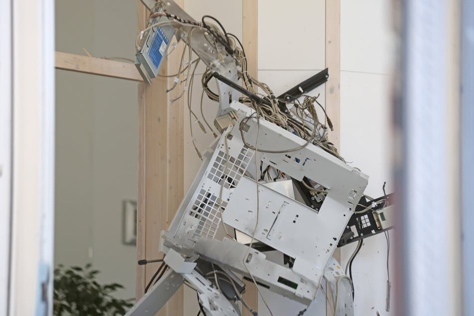 Wie hoch der Gesamtschaden ist, könne noch nicht gesagt werden.