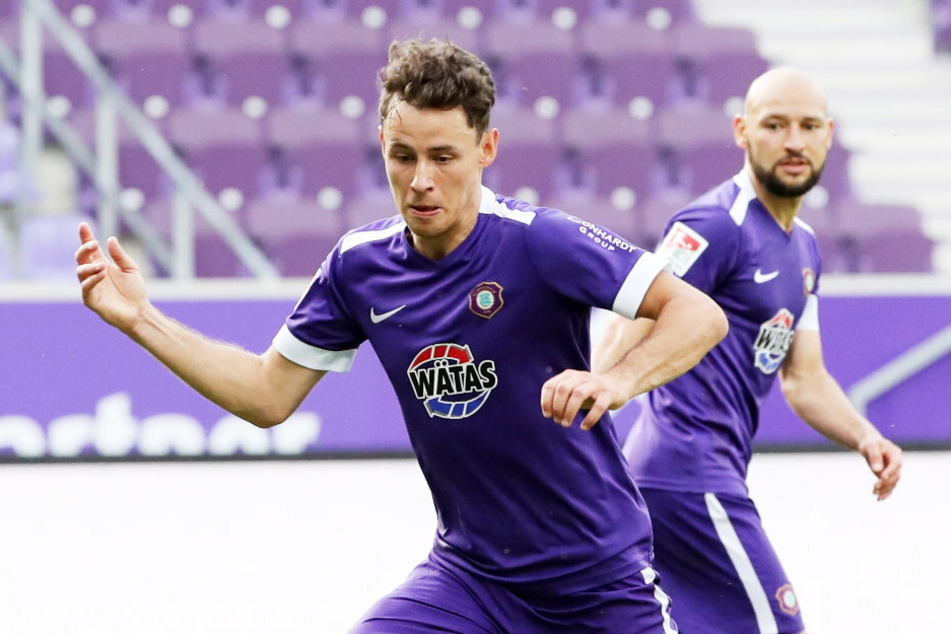 Clemens Fandrich bei der 1:2-Niederlage gegen den VfL Bochum am Ball. Heute gegen Hannover 96 hofft der Auer auf ein besseres Ergebnis.