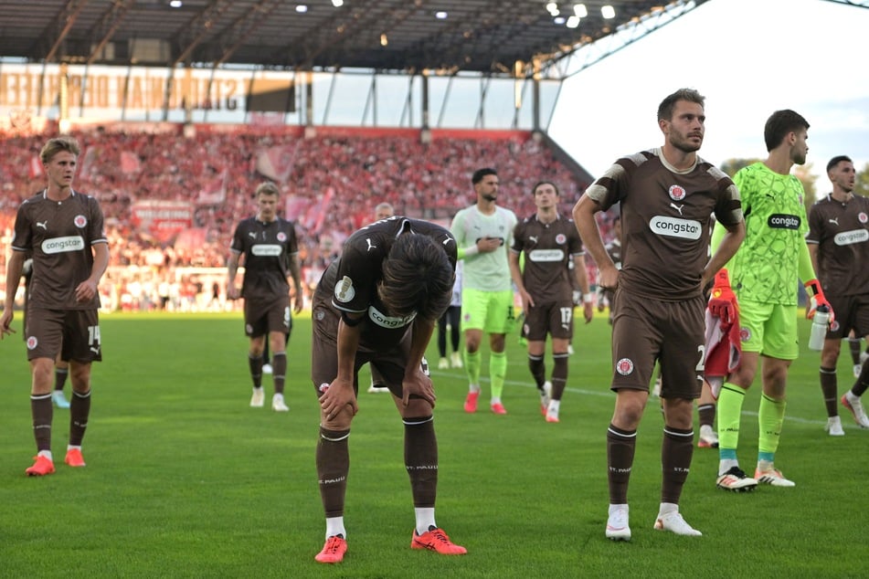 Lange Gesichter bei Braun-Weiß: Die Hamburger schieden in der 1. Runde des DFB-Pokal gegen Rot-Weiss Essen aus.