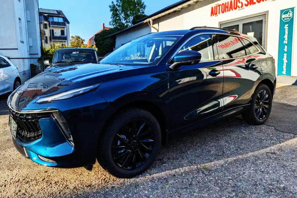 Wer ein richtig großes SUV sucht, sollte auf den DFSK Forthing setzen.