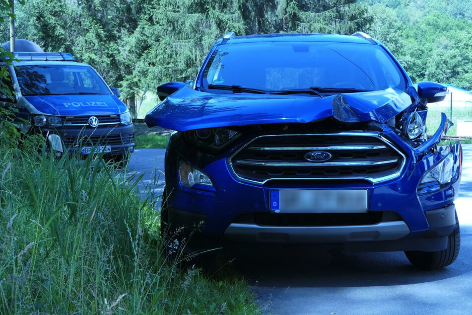 Ungesicherter Bahnübergang: Zug rast in Ford!