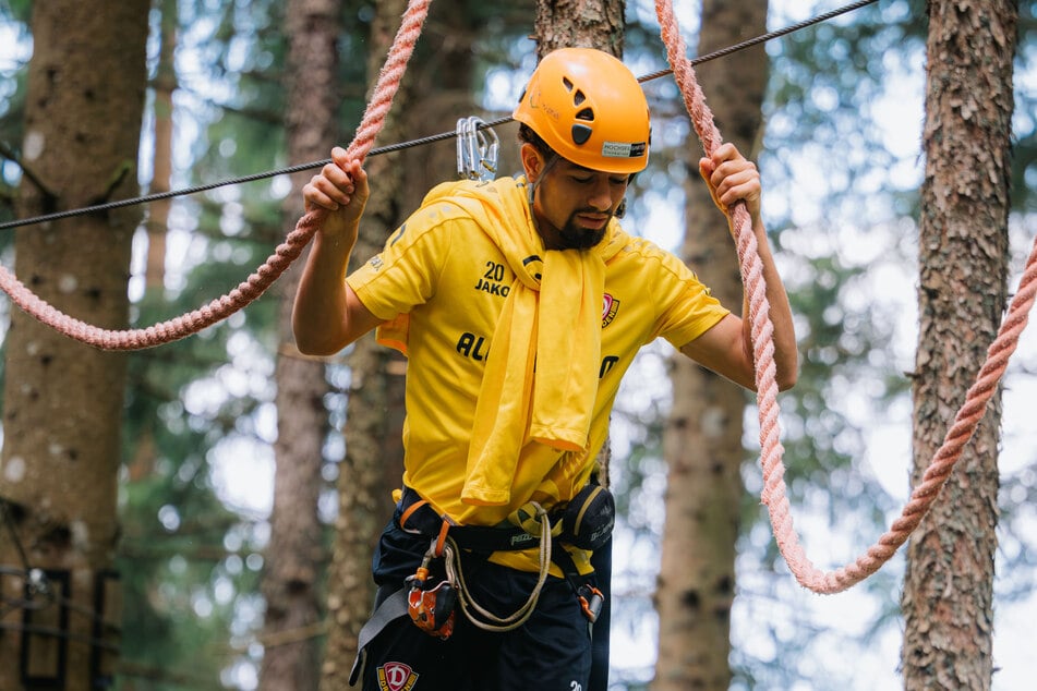Wie weiter? Ben Bobzien (23) fand eine Lösung im Klettergarten.