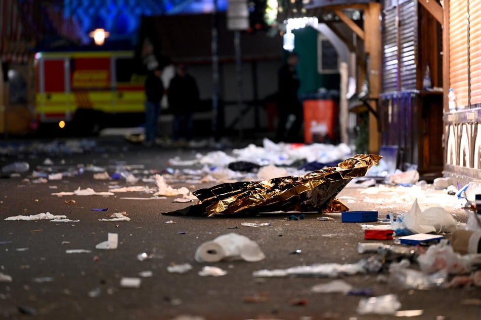 Nach der Attacke auf den Weihnachtsmarkt in Magdeburg ordnete das Innenministerium in Sachsen-Anhalt Trauerbeflaggung an.