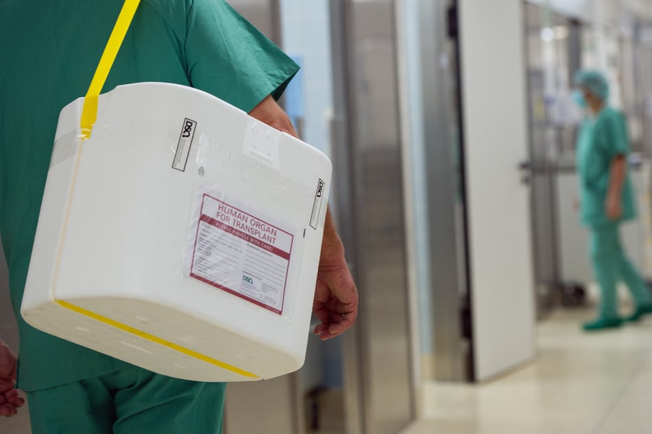 Derzeit warten rund 8200 Menschen in Deutschland auf ein Spenderorgan. (Symbolfoto)