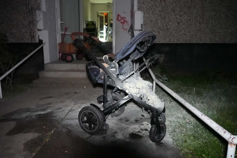 Der Kinderwagen ist nicht mehr zu gebrauchen.