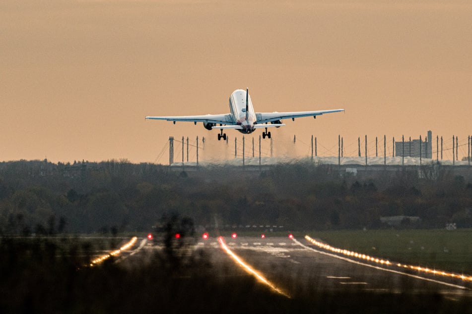 Der Hamburger Flughafen war am Samstagabend kurzzeitig dicht. (Archivfoto)