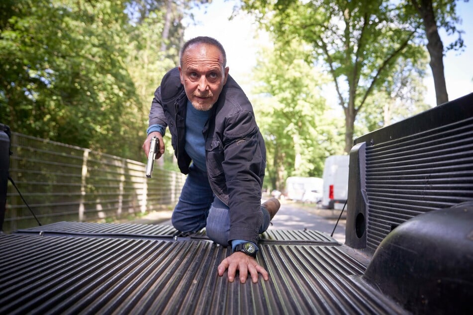 Hat auch nach fast 30 Jahren "im Dienst" der Autobahnpolizei noch nicht genug von der TV-Verbrecherjagd: Schauspieler Erdogan Atalay (58, alias Semir Gerkhan) denkt noch nicht ans Aufhören.