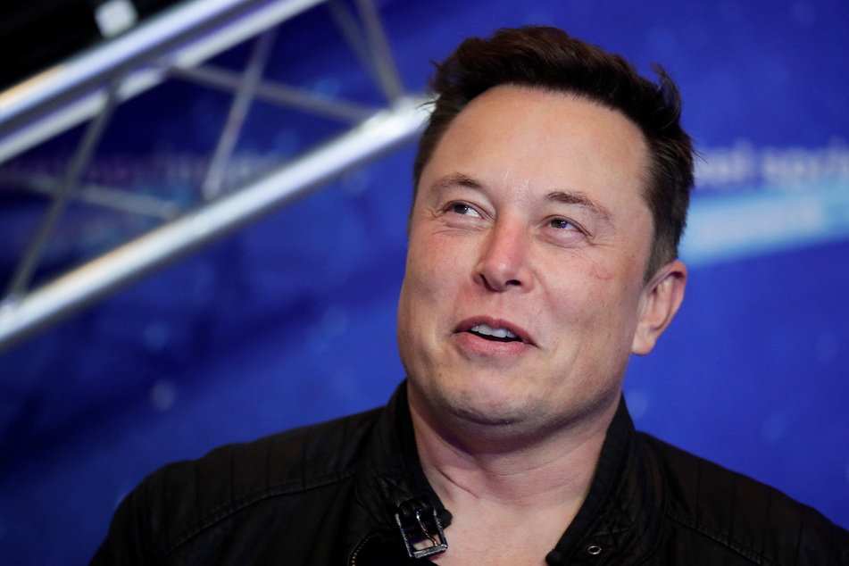 Elon Musk: Elon Musk sells over $4 billion in Tesla shares as Twitter takeover continues