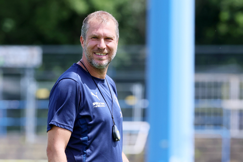 Lok Leipzigs neuer Trainer Jochen Seitz hat mit seinem Team die ersten drei Punkte der Saison geholt.