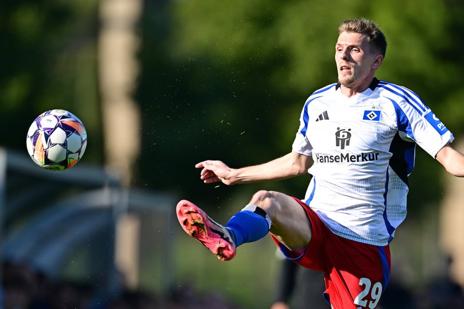 Emir Sahiti traf nach einem Traum-Solo zum 1:0 für den HSV.