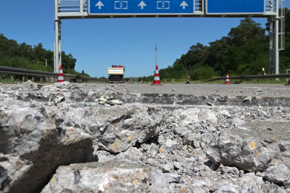 Blow-Ups: A10 am Wochenende zur Reparatur von Hitzeschäden gesperrt
