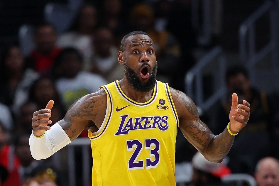 LeBron James got fan buzzing with theories about his mysterious hourglass tweet.