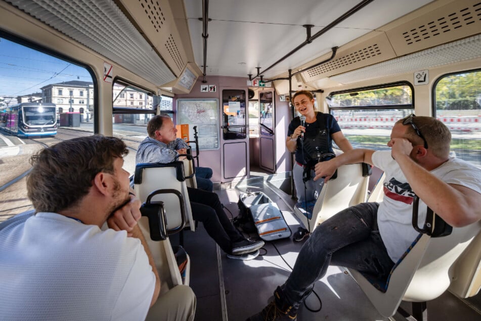 In der Tatra-Bahn gibt es tagsüber Workshops, am Abend legt ein DJ auf.