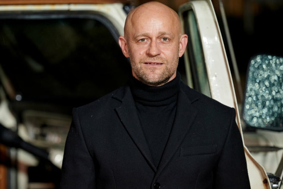 Der Schauspieler Jürgen Vogel (52) steht bei der Premiere des Kinofilms "Gott, du kannst ein Arsch sein" auf dem roten Teppich.