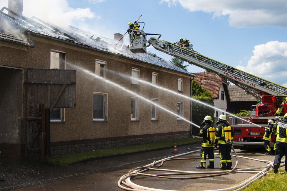 Die Feuerwehr fand bei Löscharbeiten im Landkreis Spree-Neiße eine Leiche.