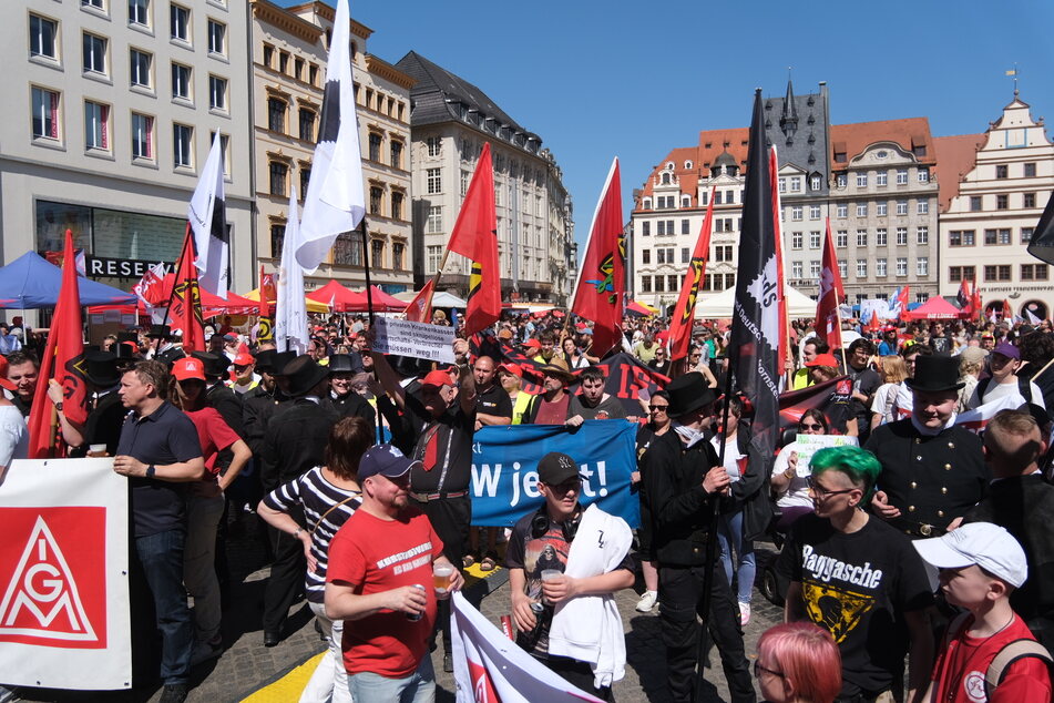 Die DGB Region Leipzig-Nordsachsen organisierte zwei Demos, bei denen die Menschen für mehr Lohn, Freizeit und Sicherheit auf die Straße gingen.