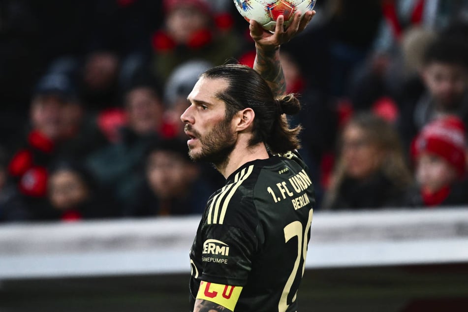 Bekommt Christopher Trimmel (39) neue Konkurrenz auf seiner rechten Außenbahn?