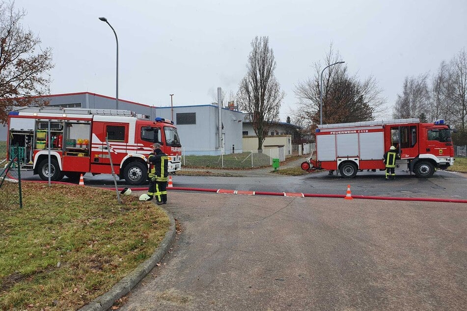 Chemnitz: Großbrand in Burgstädt: Feuer auf Gelände einer Entsorgungsfirma