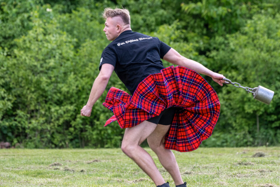 Chemnitz: Bärenstarker Sport mit Schottenrock: Die Highlander vom Chemnitzer Wohngebiet