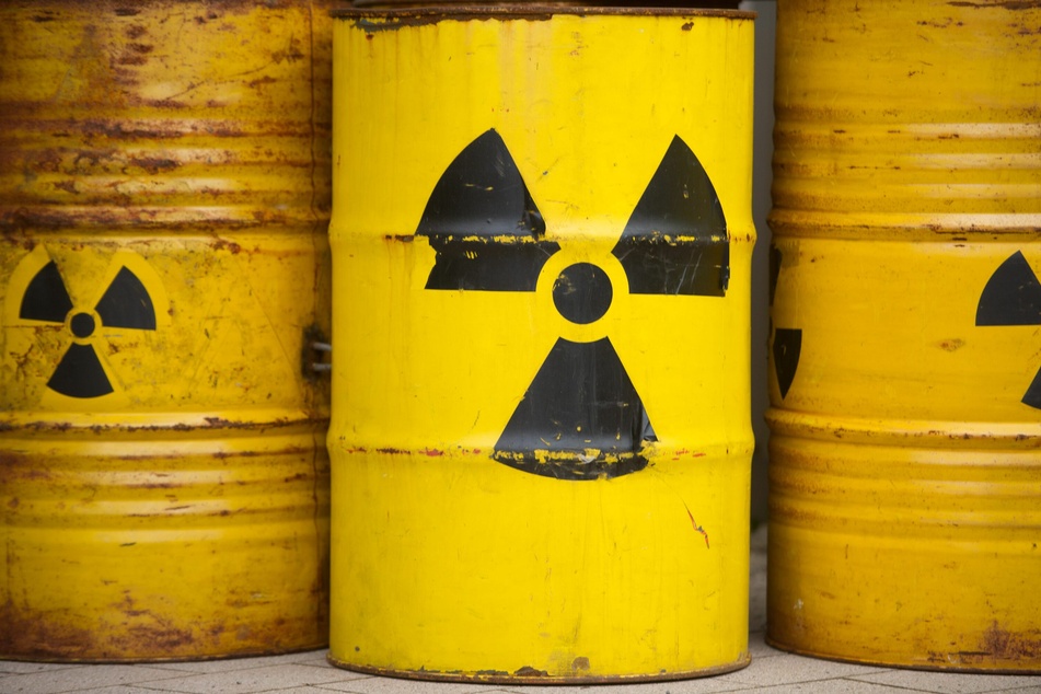 Mit solchen gelb angemalten Fässern demonstrierten Menschen in der Vergangenheit gegen Atommüll-Lager.