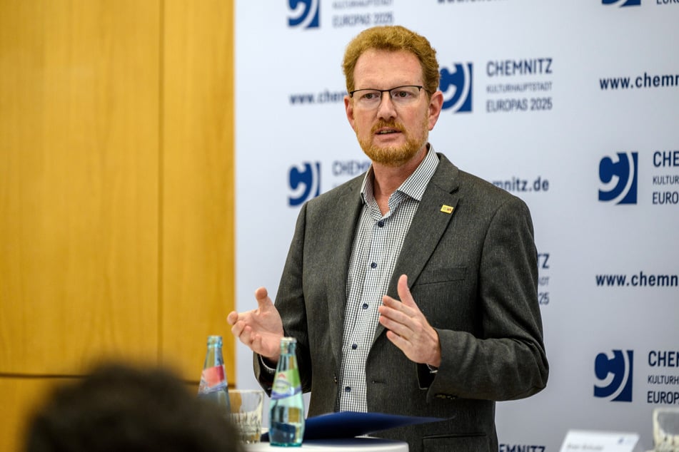 Der Amtsleiter des Kulturbetriebs Ferenc Csák (51) erklärte den Legacy-Rahmenplan.