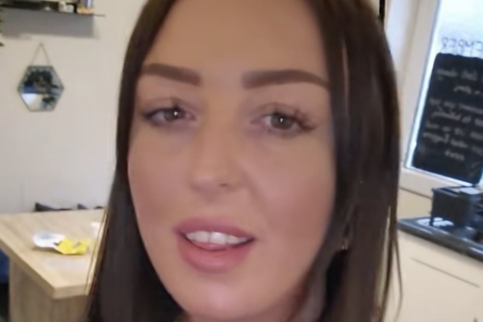 Hayley ist erleichtert, als sie die optische Täuschung erkannte.