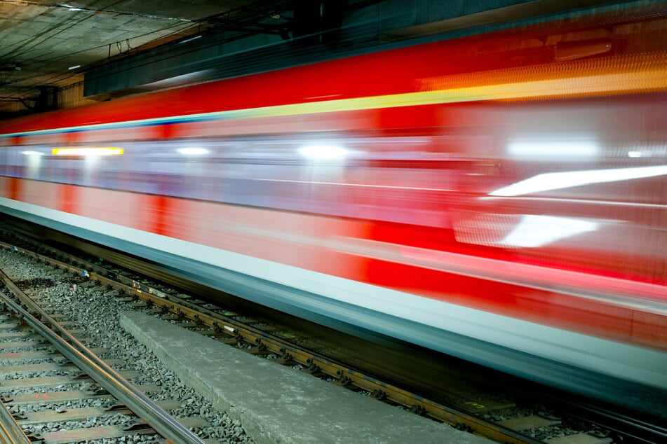 Frankfurt: Endlich keine Ersatzbusse mehr! Wichtige Pendel-Strecke zwischen Frankfurt und Offenbach frei