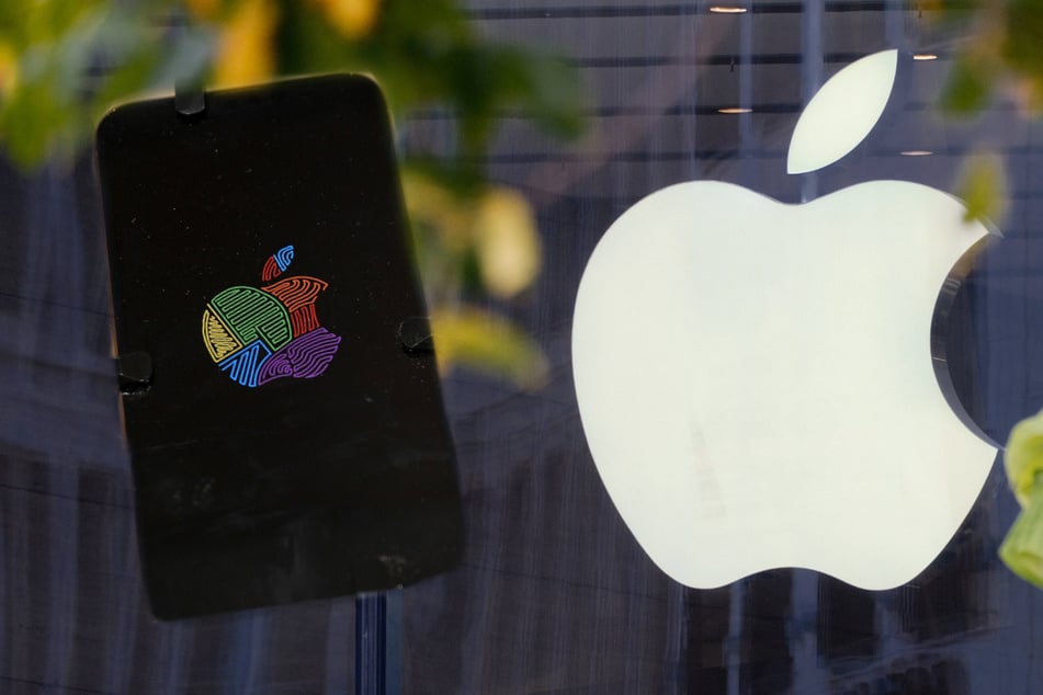 Apple fires leader of anti-discrimination #AppleToo movement