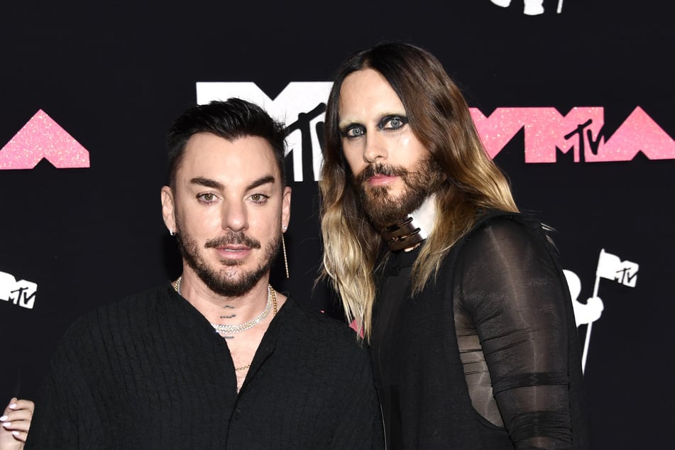Shannon (l./56) und Jared Leto (54) von Thirty Seconds to Mars kommen 2027 mit ihrer neuen Tour nach Köln. (Archivbild)