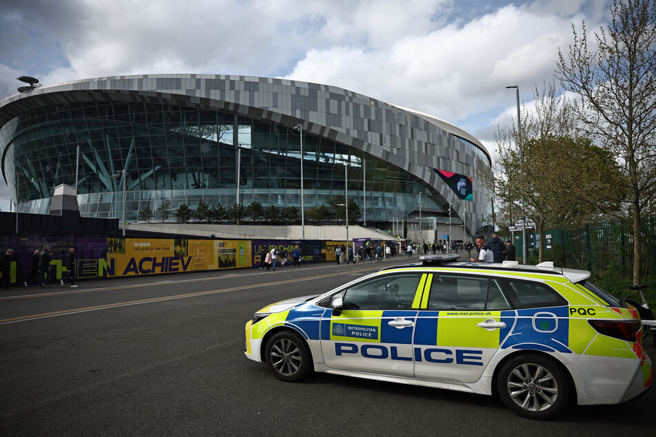 Die Polizei stattete am Wochenende einem Premier-League-Stadion einen Besuch ab. (Symbolbild)