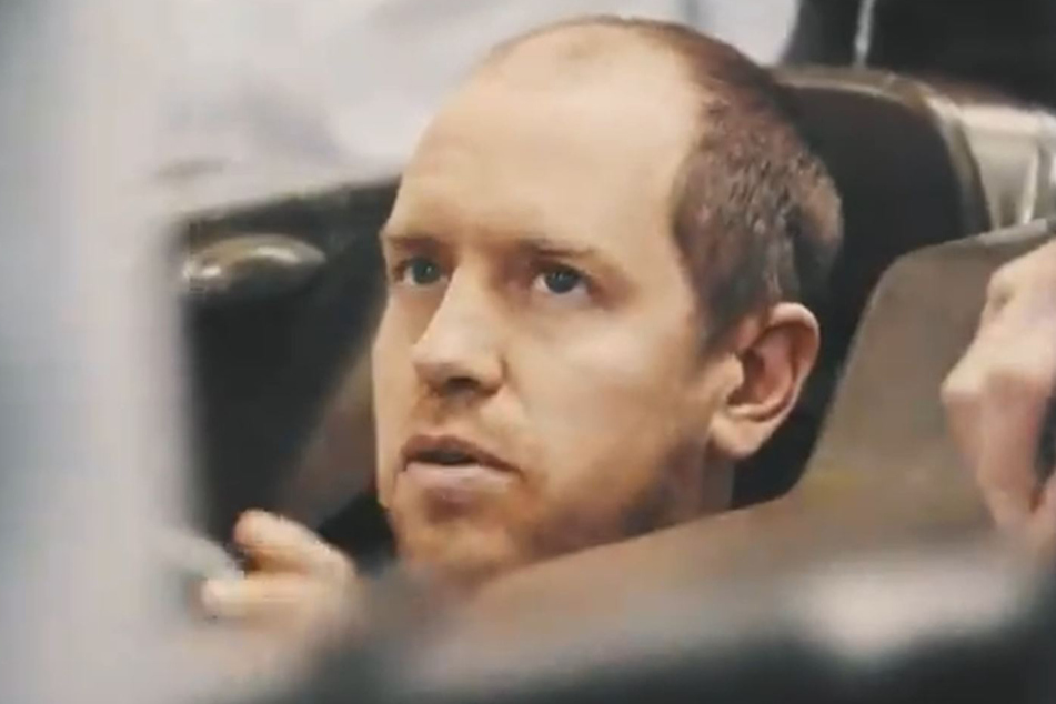 Sebastian Vettel (33) in einem Twitter-Video seines neuen Arbeitgebers.