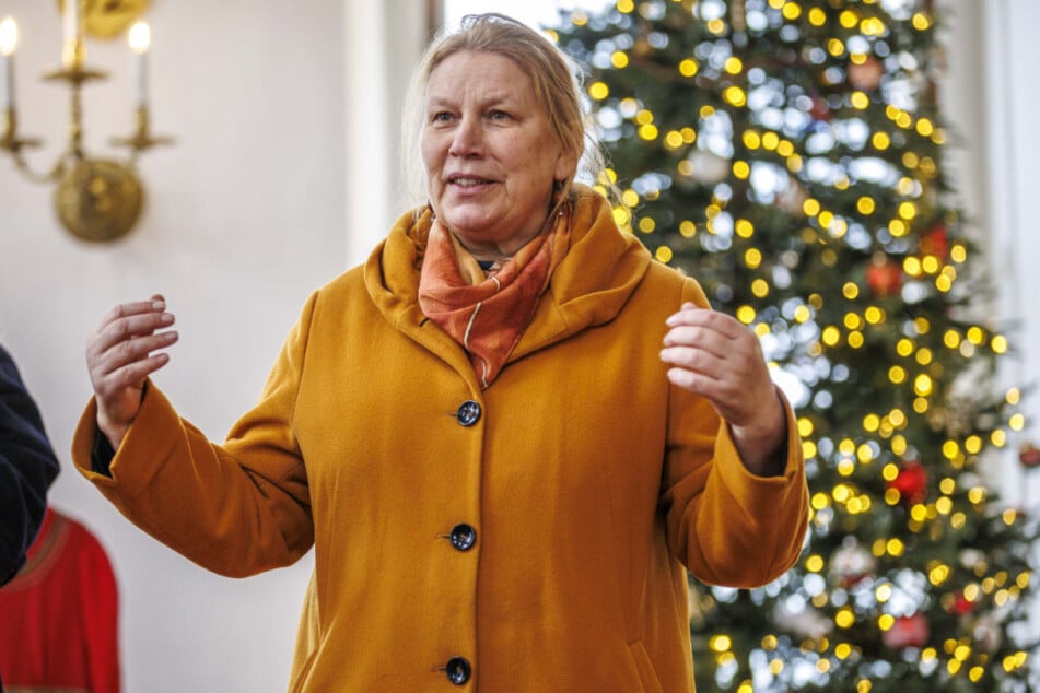 Kuratorin Margitta Hensel (61) freut sich auf die Eröffnung der Aschenbrödel-Ausstellung.