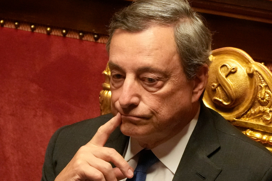 Italiens Regierungschef Mario Draghi (74).