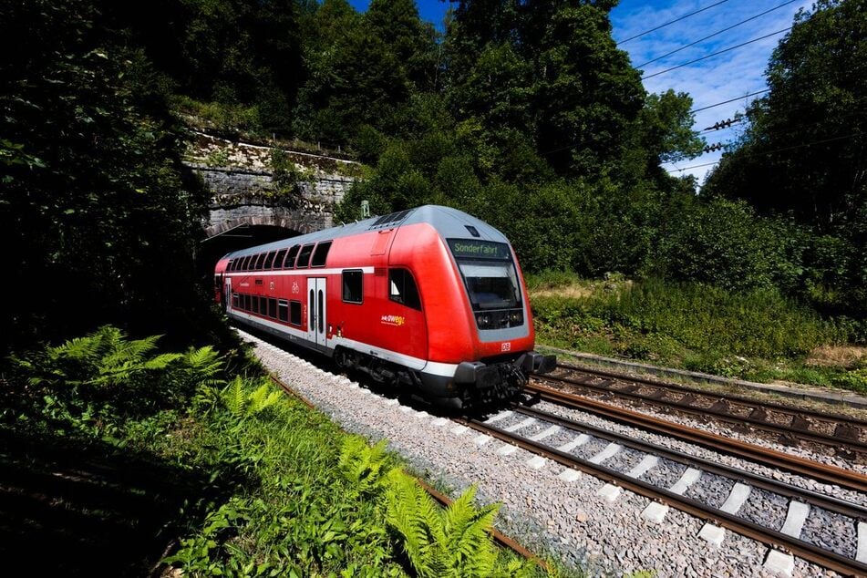 Fahrgäste müssen Geduld mitbringen: Auf der Schwarzwaldbahn fallen im Oktober zwischen mehreren Abschnitten Züge aus.