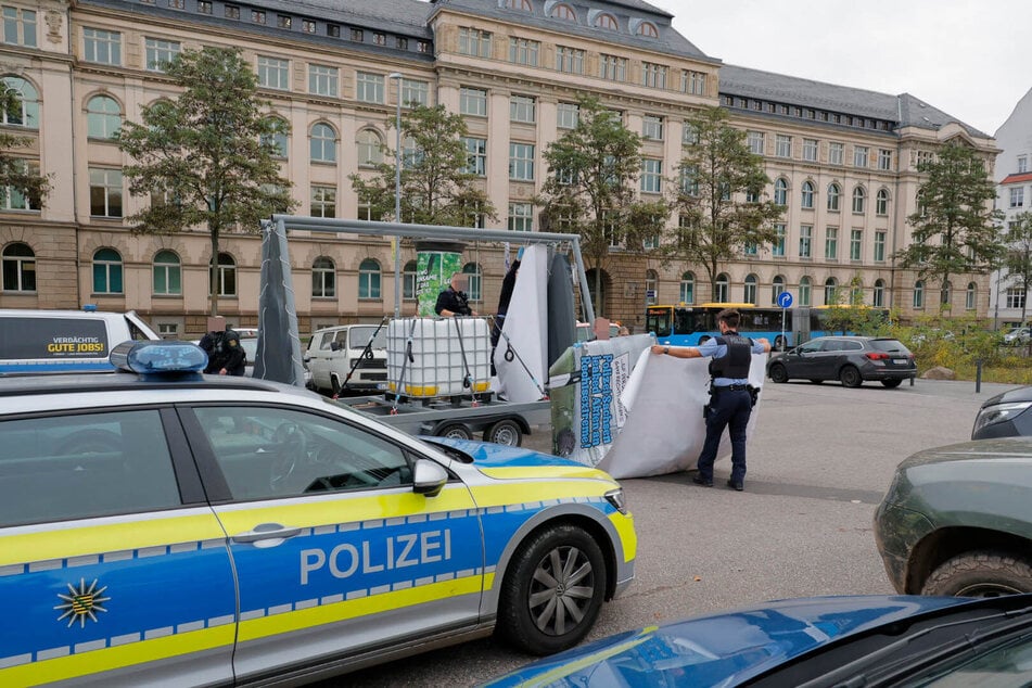 Gegen das "Zentrum für Politische Schönheit" wird nun wegen übler Nachrede und Beleidigung ermittelt.