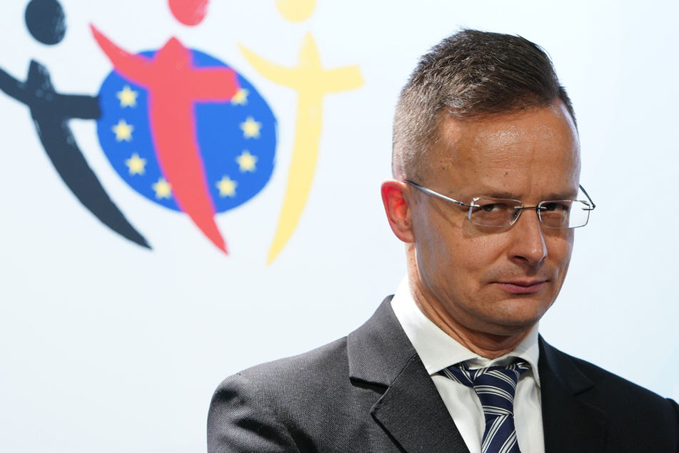 Ungarns Außenminister Peter Szijjarto begrüßt die Entscheidung der UEFA,"sich nicht für eine politischen Provokation gegenüber Ungarn einspannen zu lassen".
