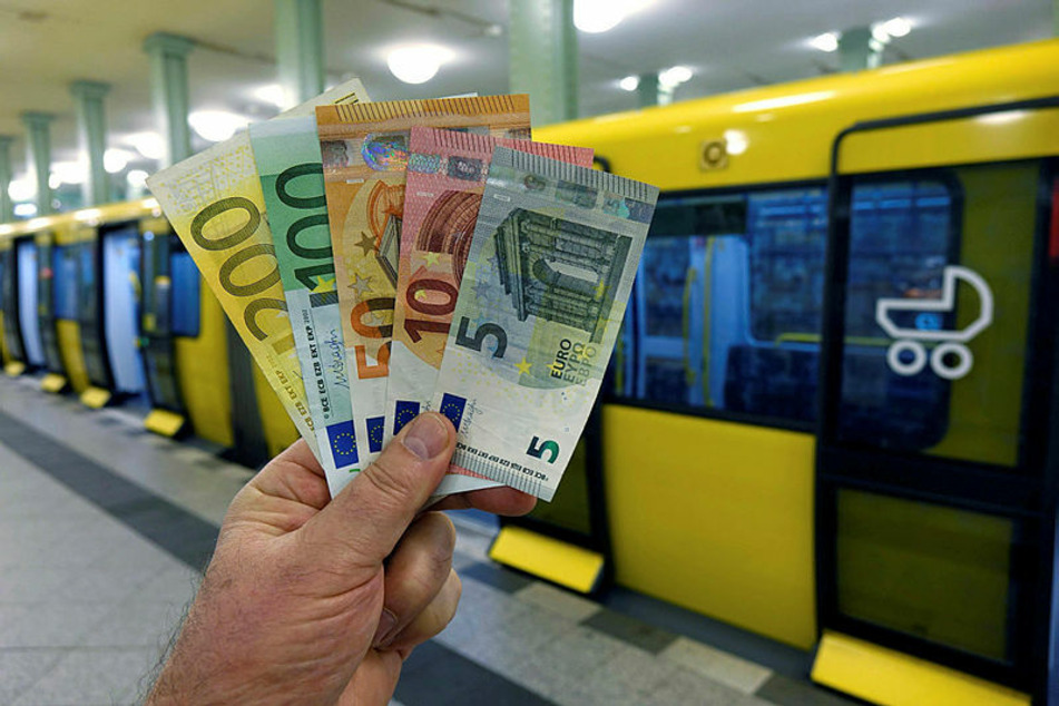365 Euro - so viel sollte ab 2021 ein Jahresticket in Leipzig kosten. Das Projekt liegt jetzt auf Eis.