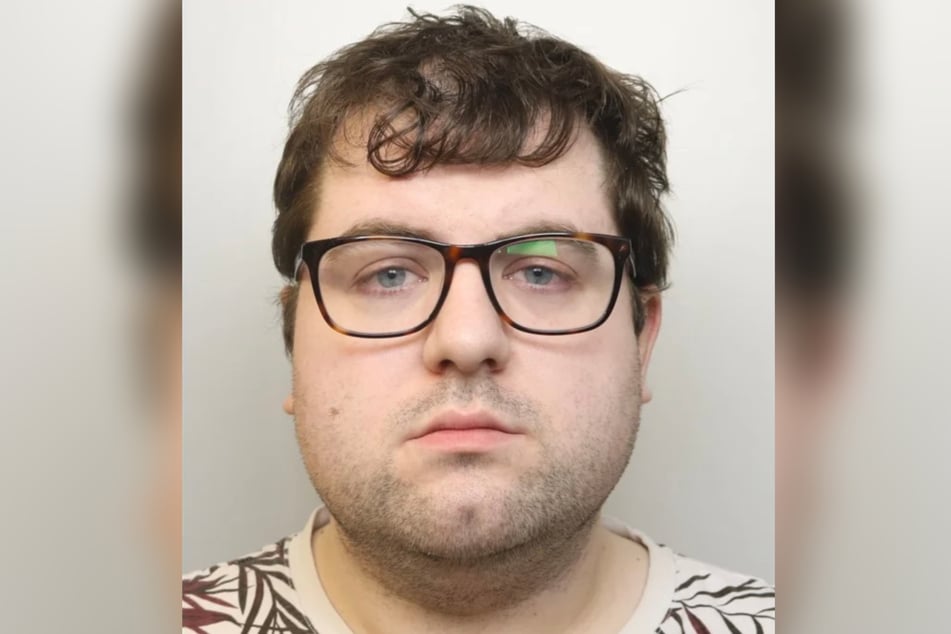 Nathan Bennett (30) byl odsouzen k 30 letům vězení za sexuální zneužívání několika dětí.