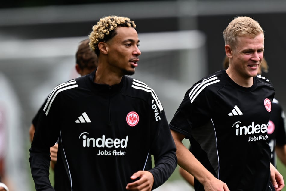 Hugo Ekitiké (23, l.) und Jonathan Burkardt (24): Eintracht-Fans würden es sicherlich begrüßen, diese Kombination auch demnächst in der Bundesliga sehen zu können.