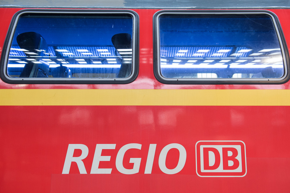 Auf die Fahrgäste im Regionalverkehr zwischen Hamburg und Lübeck kommt voraussichtlich ab 2030 wohl eine fünfmonatige Streckensperrung zu.
