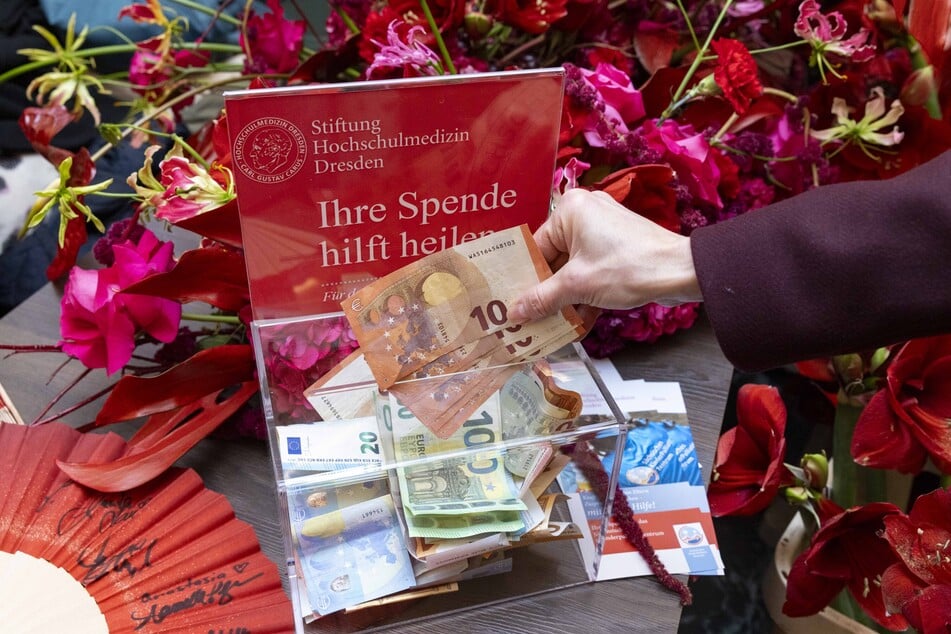 Blumen gegen Spende - der Erlös kommt dem Kinderpalliativzentrum zugute.