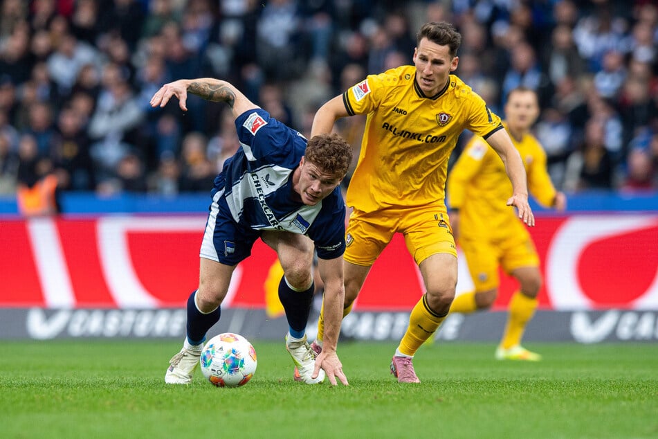 Herthas Sebastian Grönning (l.) konnte sich gegen Dynamos Konrad Faber durchsetzen und trug dazu bei, dass Dresden auch in Berlin ohne Sieg blieb.