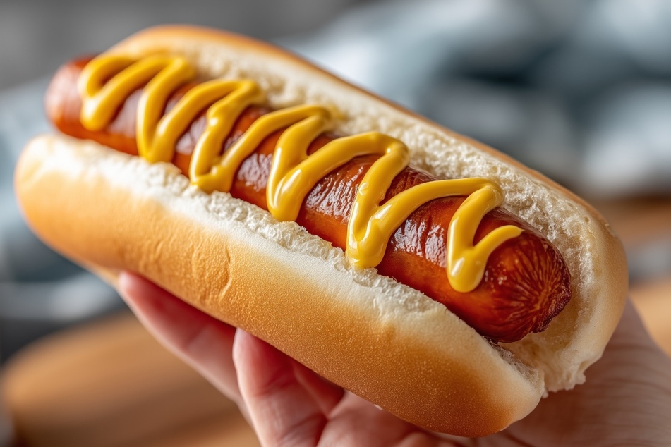 46-Jähriger kauft sich im Suff eine Bockwurst, wenig später ermittelt die Polizei gegen ihn