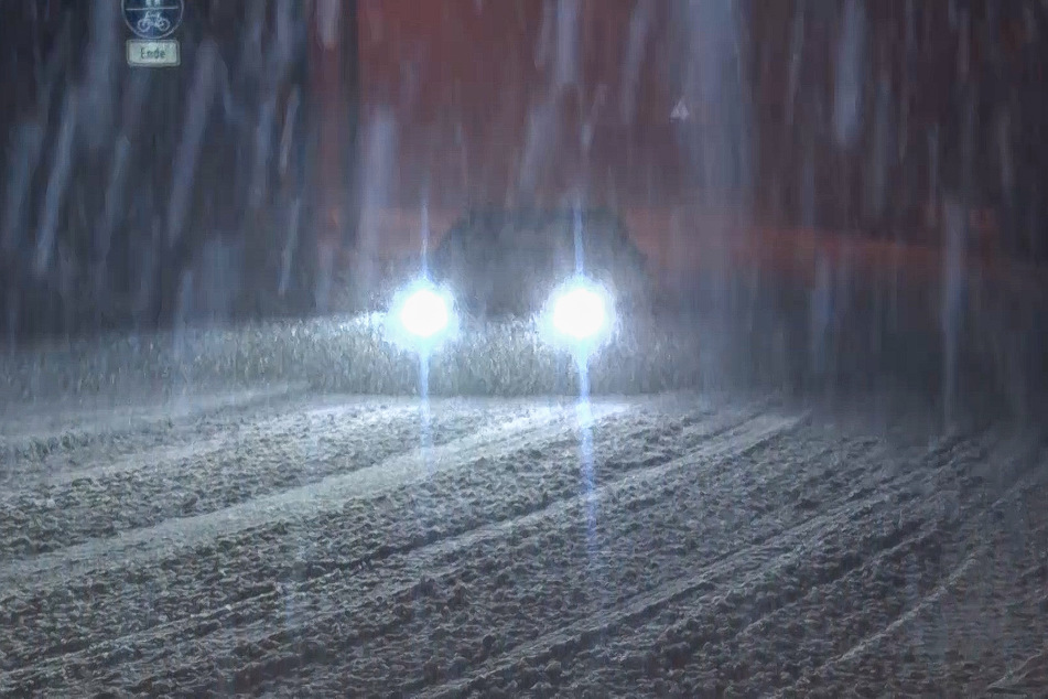 Der Deutsche Wetterdienst warnt vor glatten Straßen!