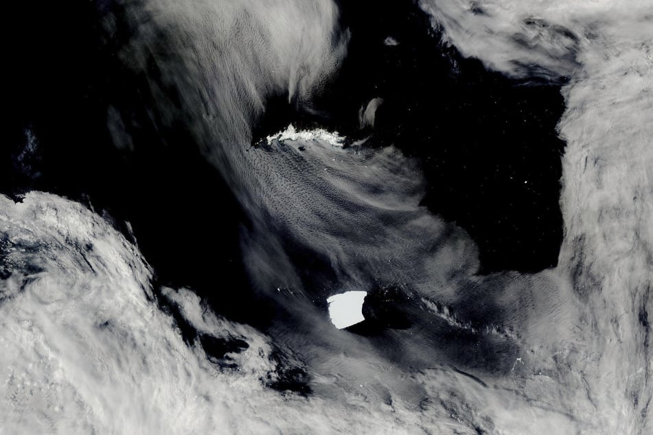 Gespannt wird jede Bewegung von A23a per Satellit verfolgt.