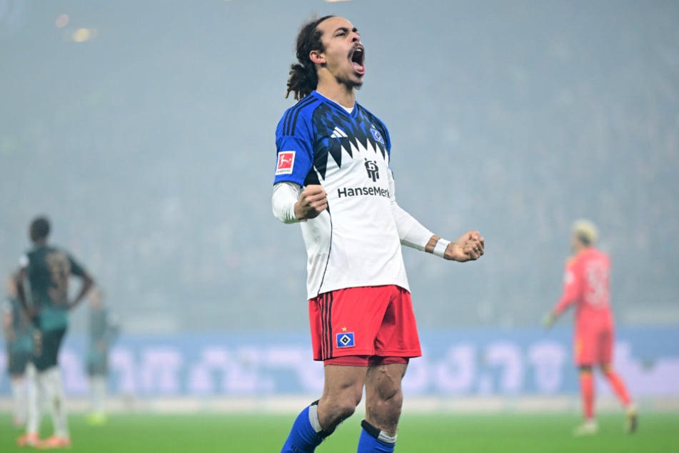 Kapitän Yussuf Poulsen (31) machte den HSV im 109. Bundesliga-Nordderby gegen Werder Bremen zum Sieger.