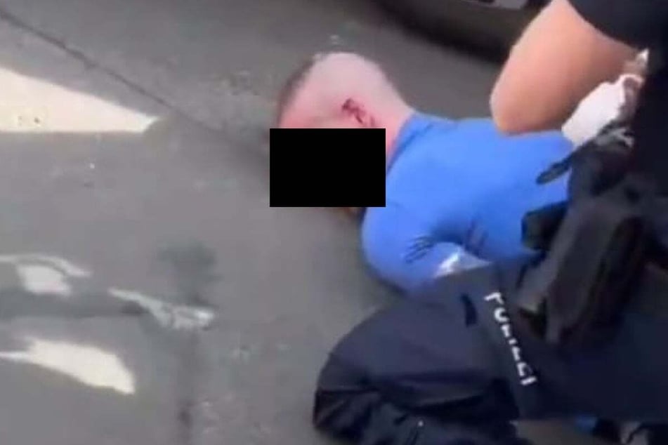 Der 33-Jährige bei seiner Festnahme. Zuvor war K. mit seinem Auto als Waffe durch die Leipziger Innenstadt gefahren. Zwei Menschen kamen dabei ums Leben, zahlreiche weitere wurden teils schwerst verletzt.