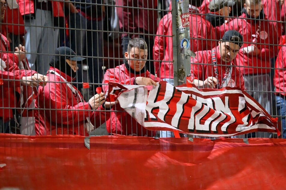 Die Fans von RB Leipzig machten im ersten Durchgang ordentlich Stimmung. Der Support wurde nach der Halbzeit beendet.