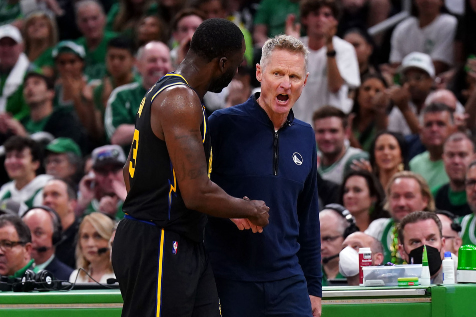 Draymond Green and his. head coach Steve Kerr both praised Steph Curry's incredible performance.